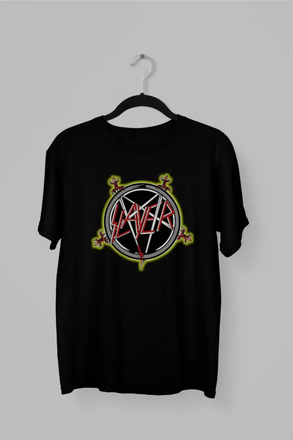 Remera con el logo de Slayer