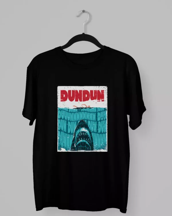 Remera de Tiburon y un nadador con la palabra Dundun