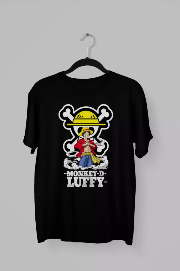 Remera de One Piece con Luffy y de fondo el logo de Once Piece